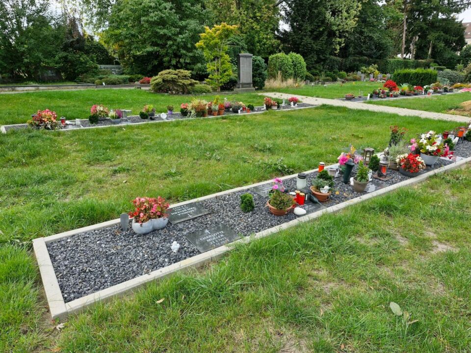 Teilanonymes Reihengrab Erdbestattung - Kath. Propsteifriedhof Wattenscheid